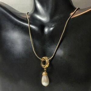 Vintage Faux Pearl & Rhinestone Drop Pendant on Goldtone Herringbone Chain